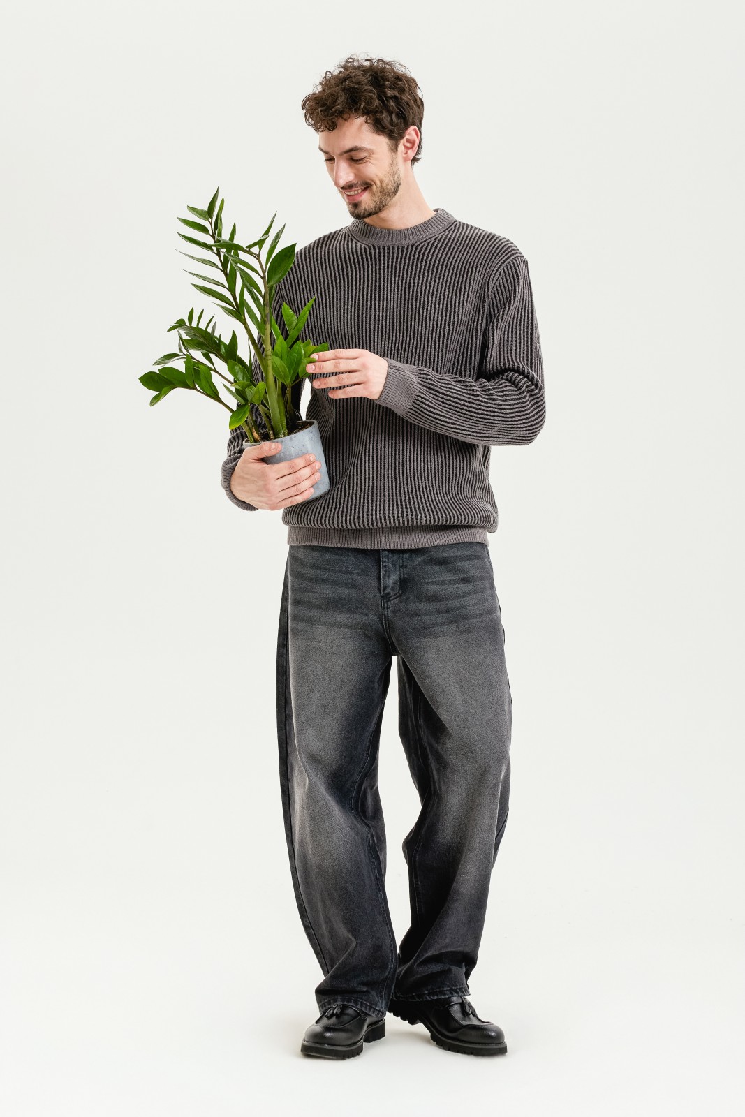 Тонкий вязаный джемпер из акрила