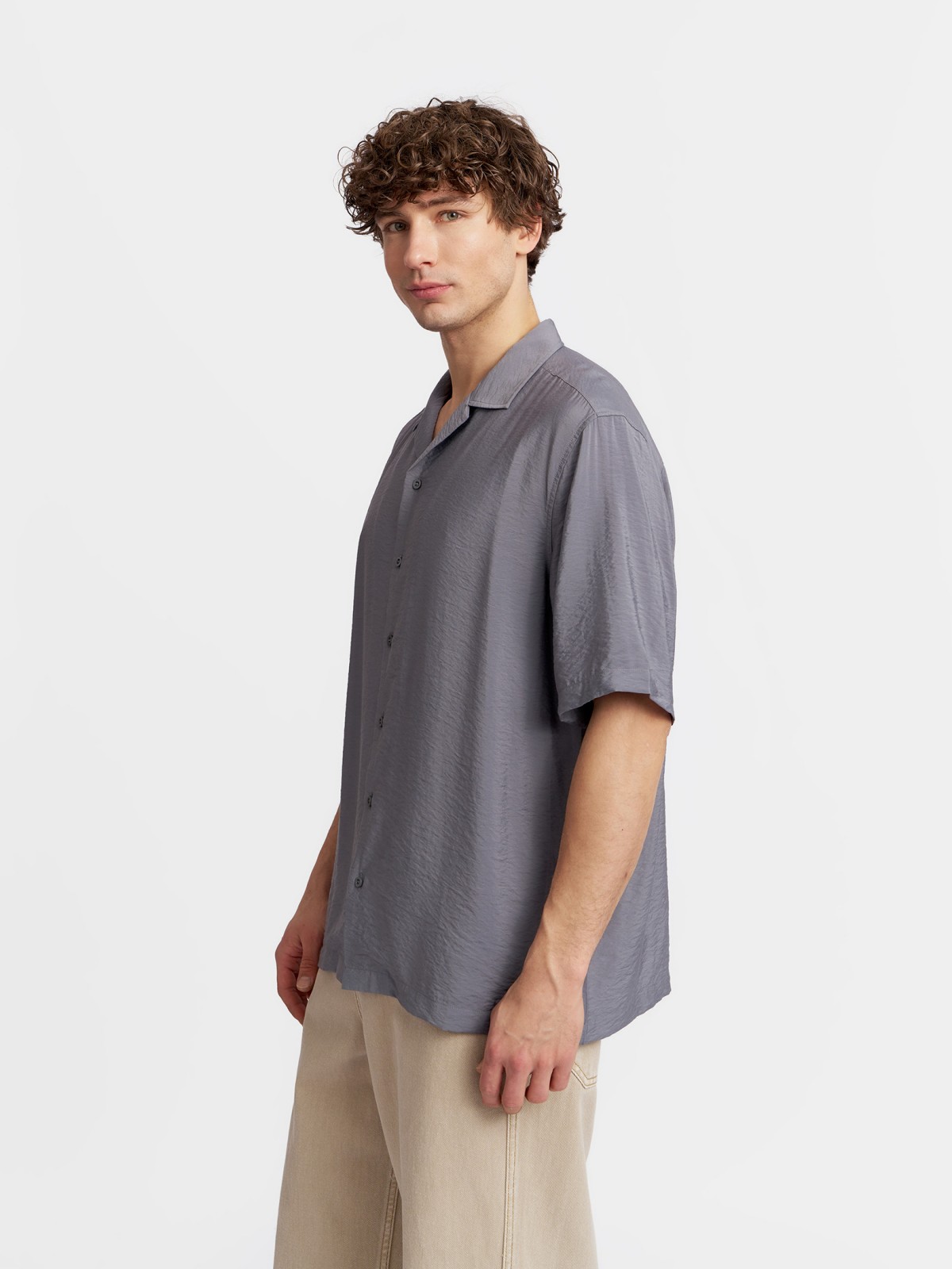 Рубашка из вискозы с коротким рукавом