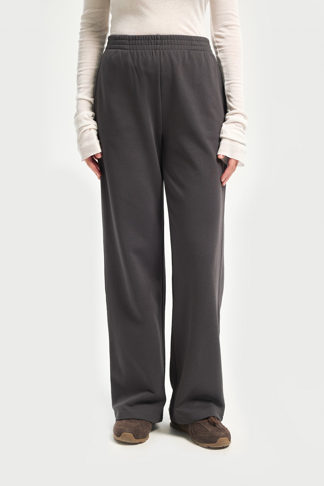 Трикотажные брюки на резинке