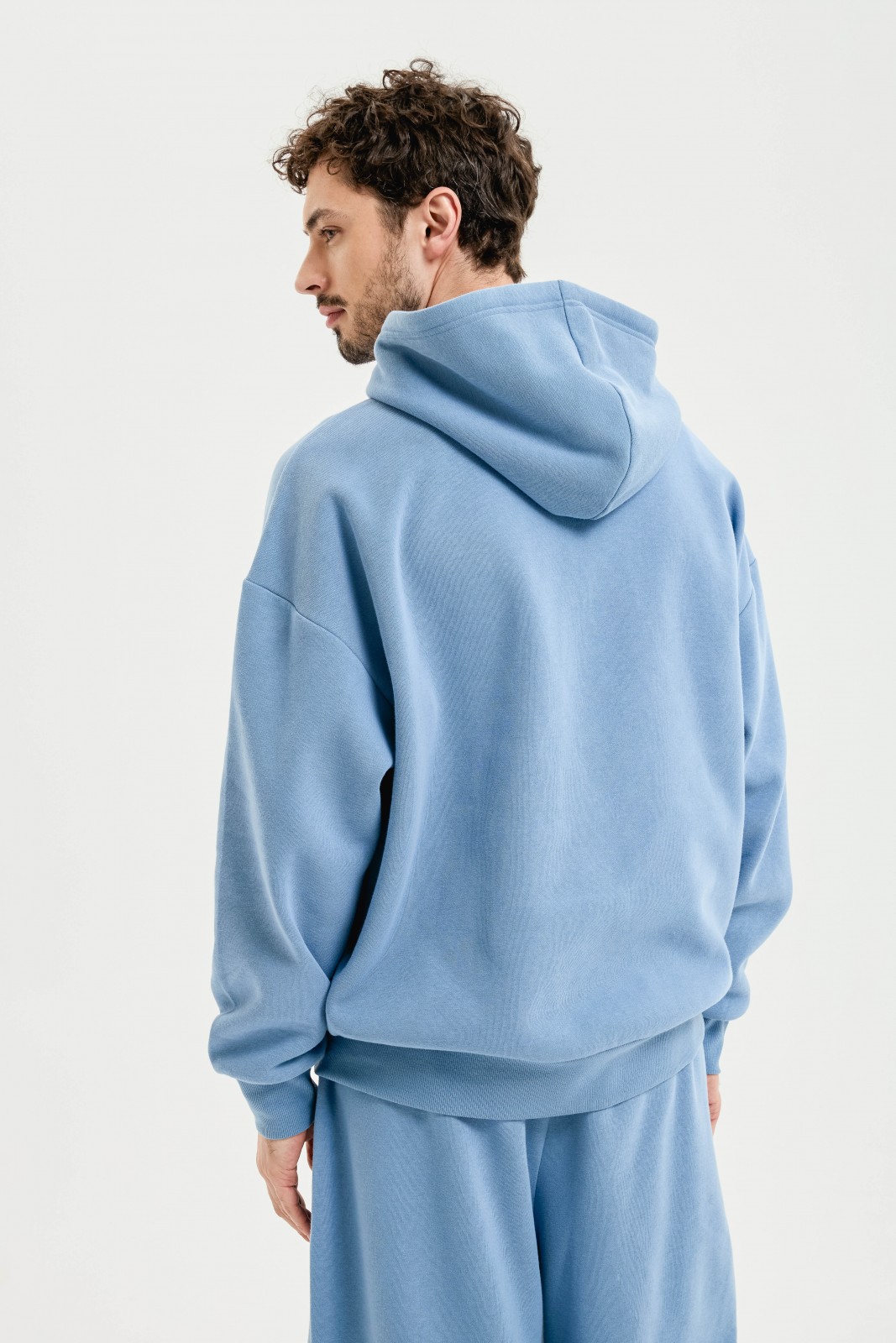 Толстовка на молнии с капюшоном