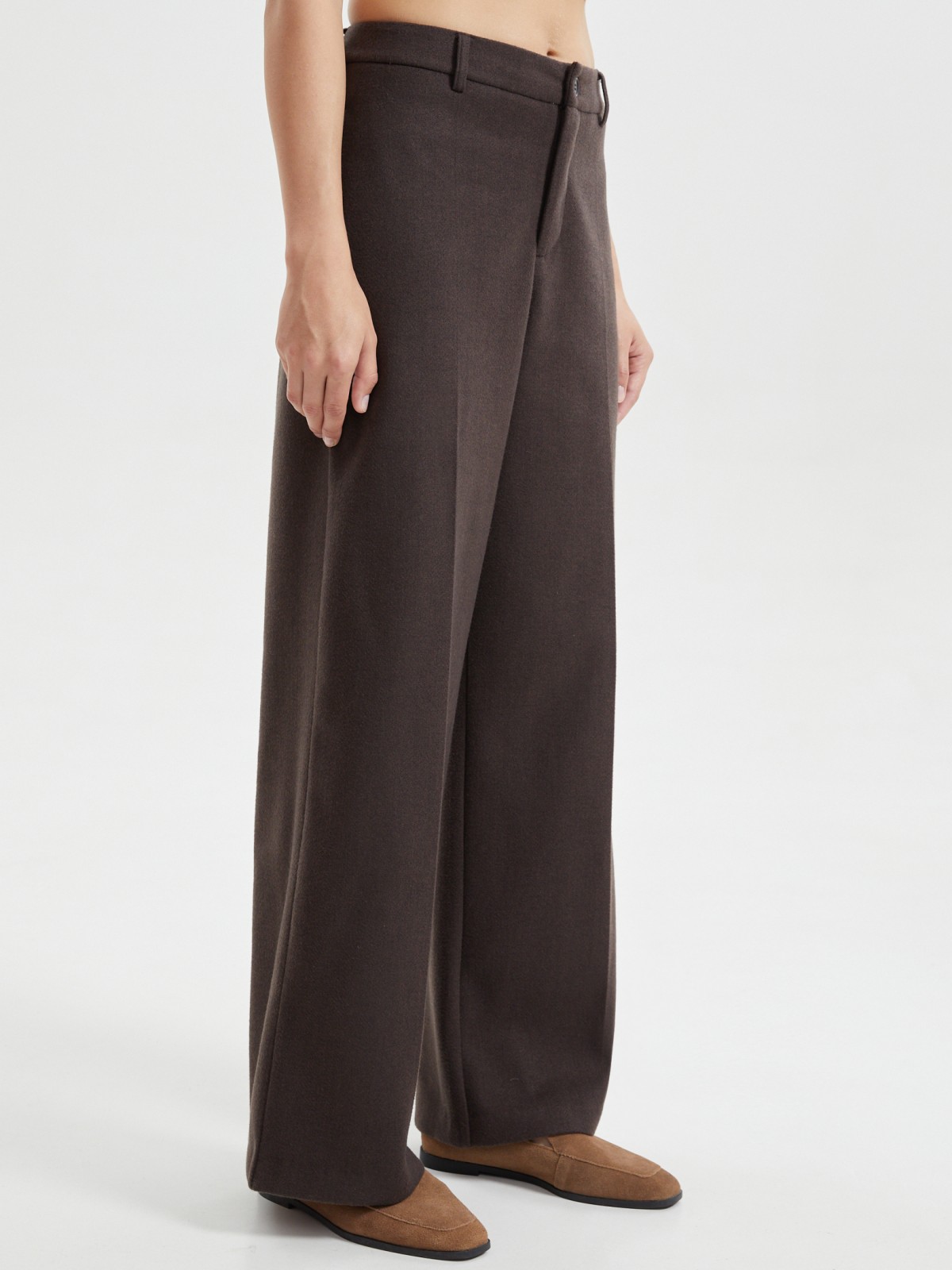 Офисные прямые брюки со стрелками