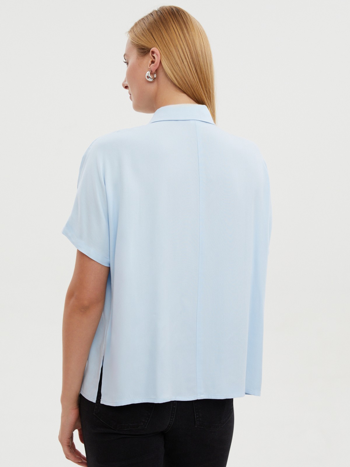 Рубашка из вискозы с коротким рукавом