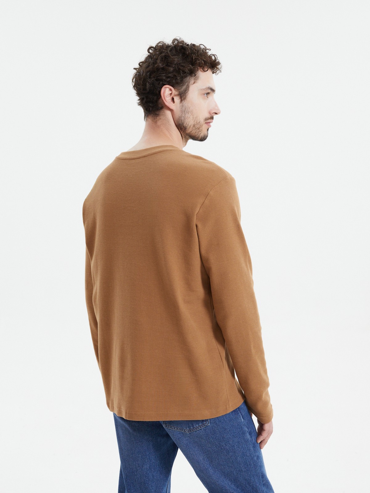 Однотонный лонгслив с длинным рукавом