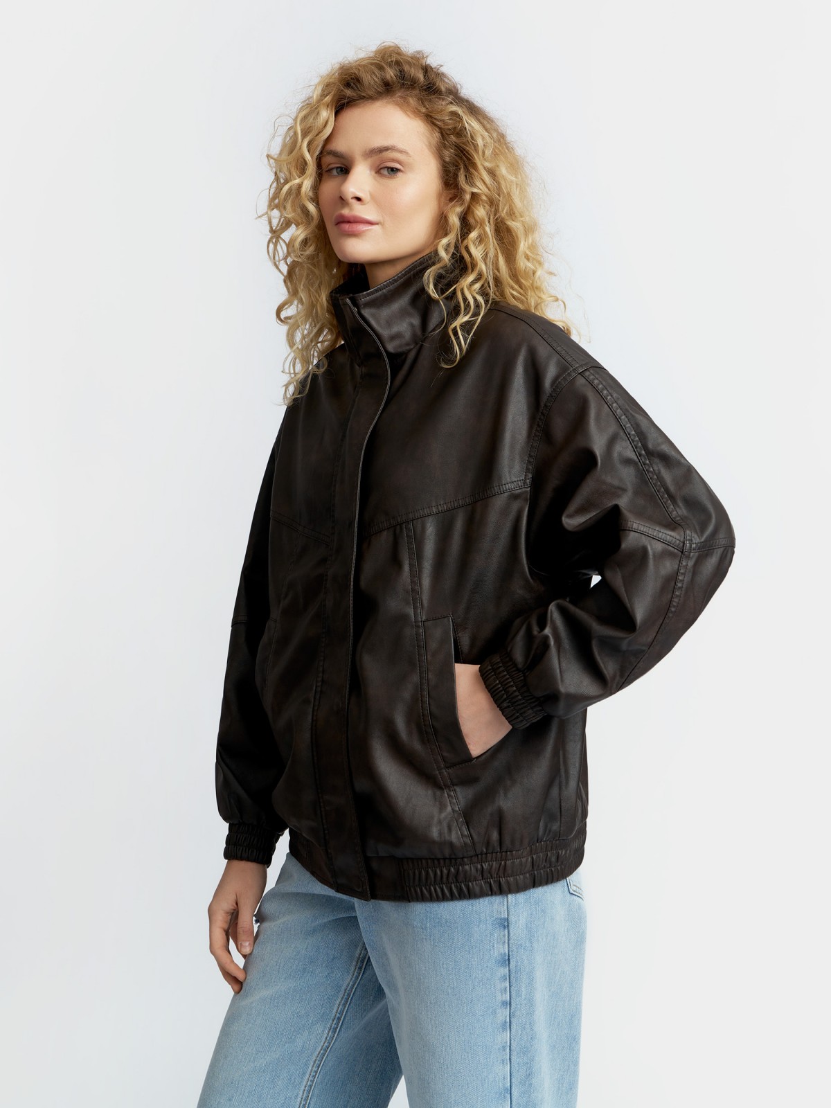 Куртка-ветровка