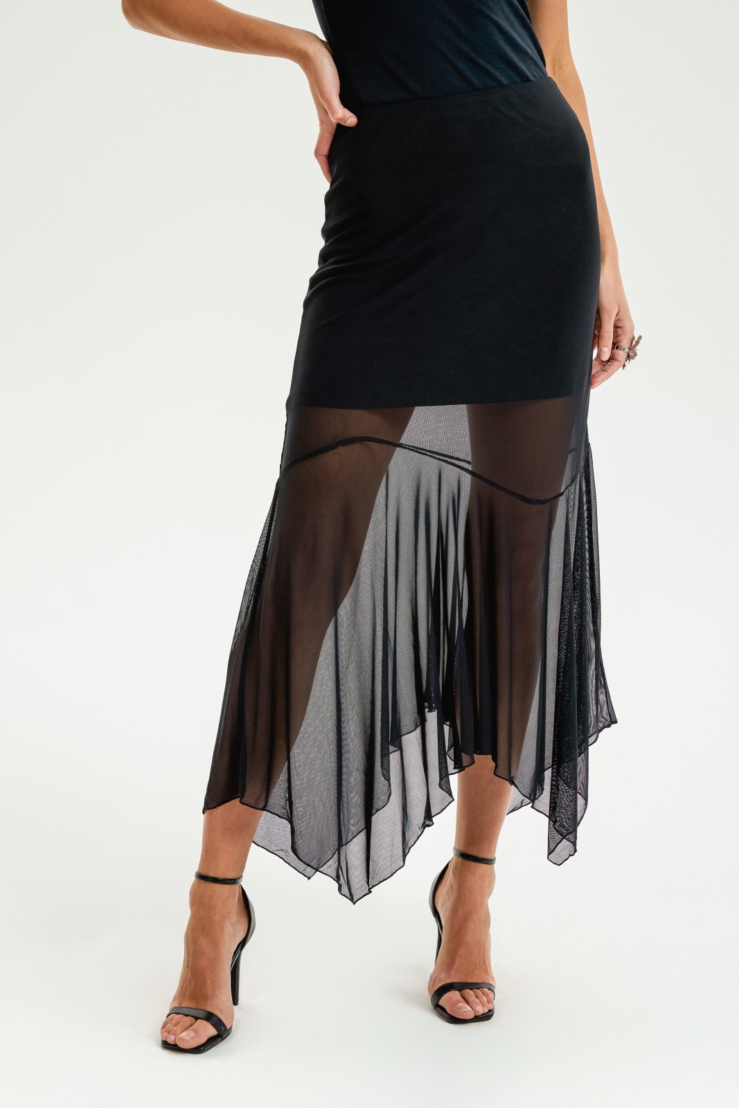 Юбка миди из сетки на резинке