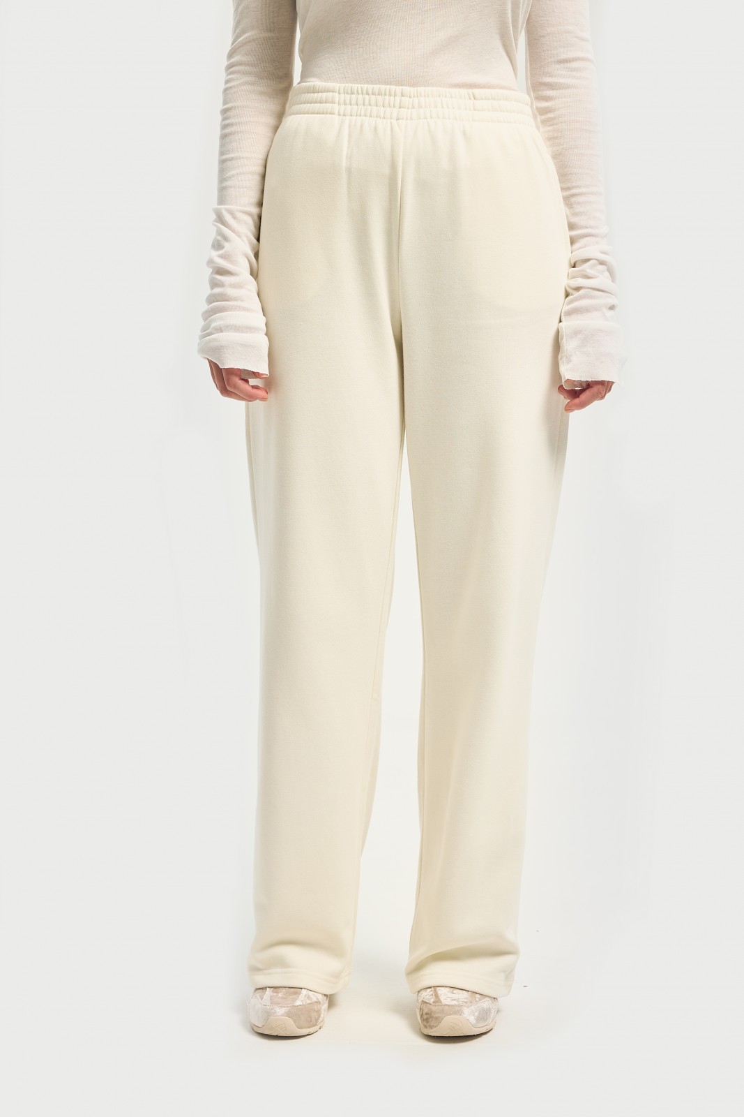 Трикотажные брюки на резинке