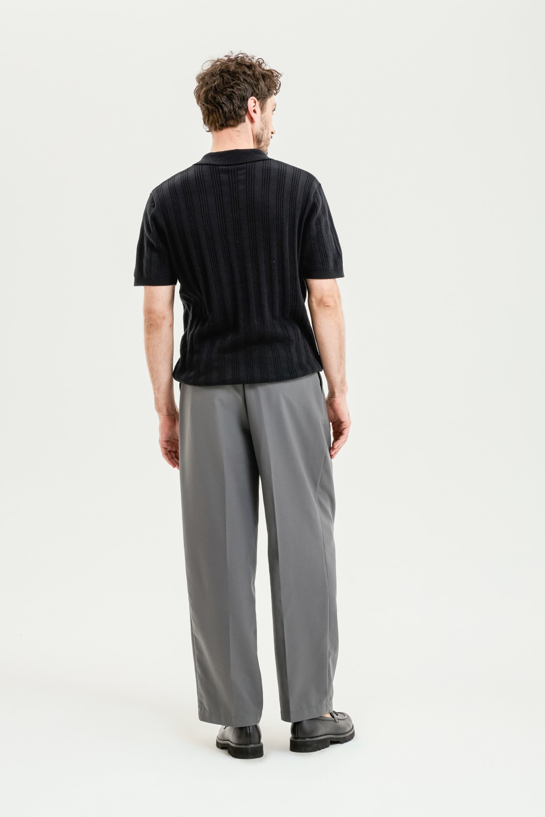 Трикотажный джемпер поло с вырезом