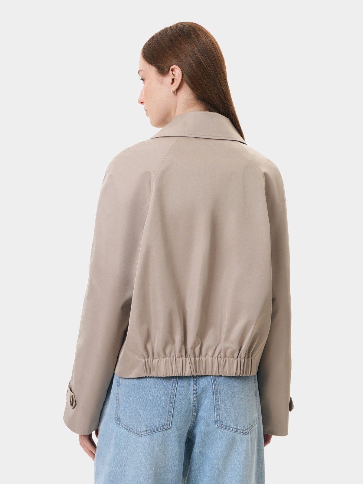 Куртка-ветровка