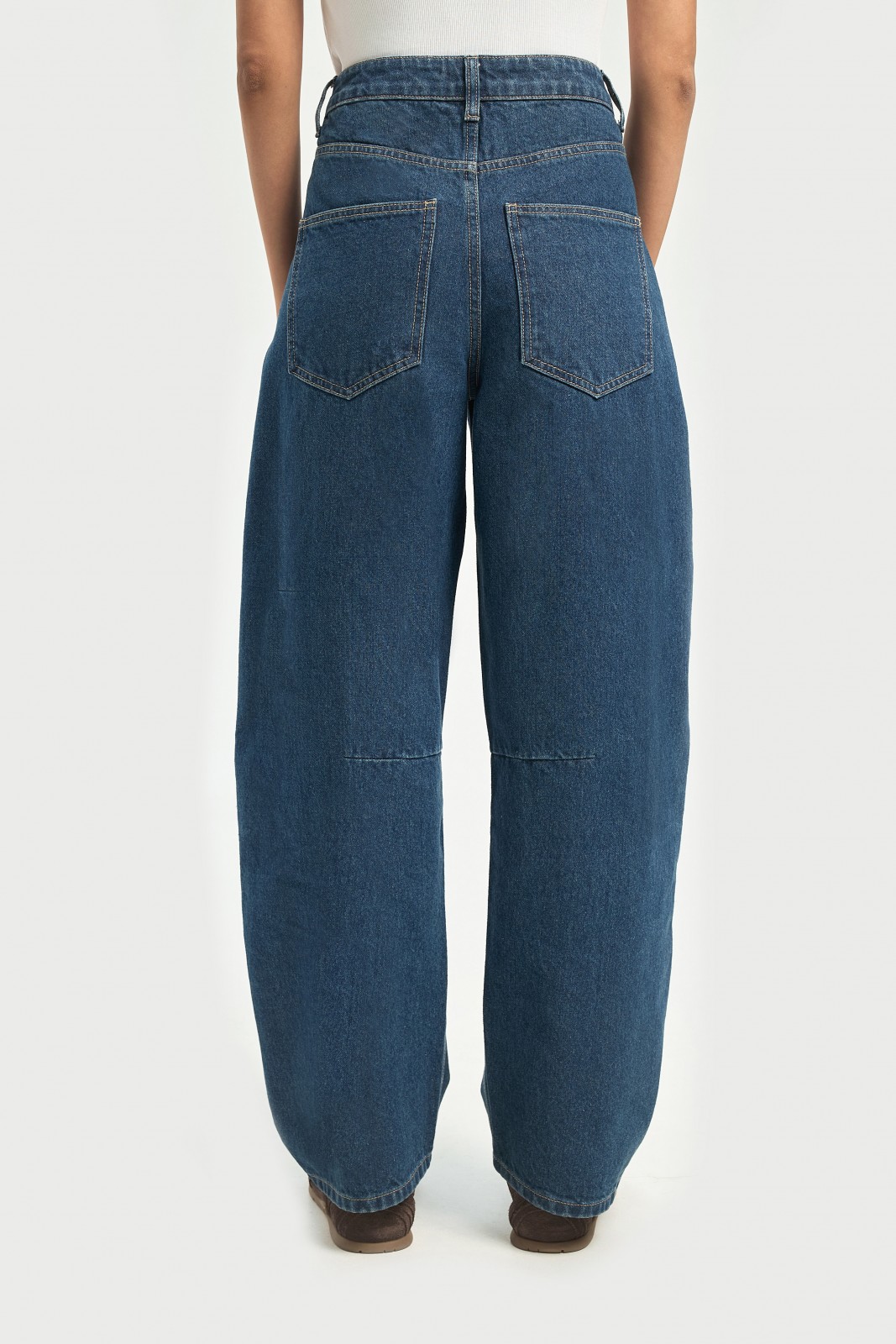 Джинсы силуэта Barrel