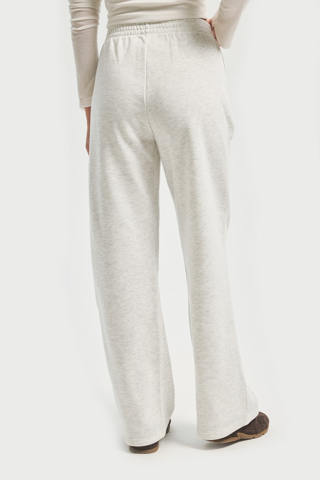 Трикотажные брюки на резинке