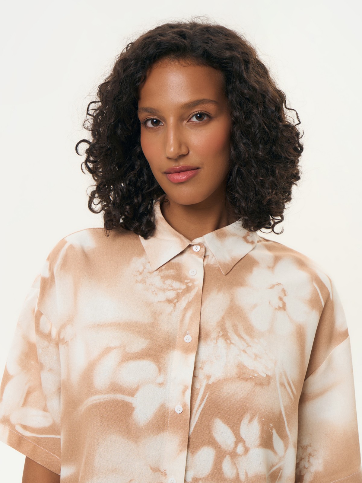 Блузка с короткими рукавами