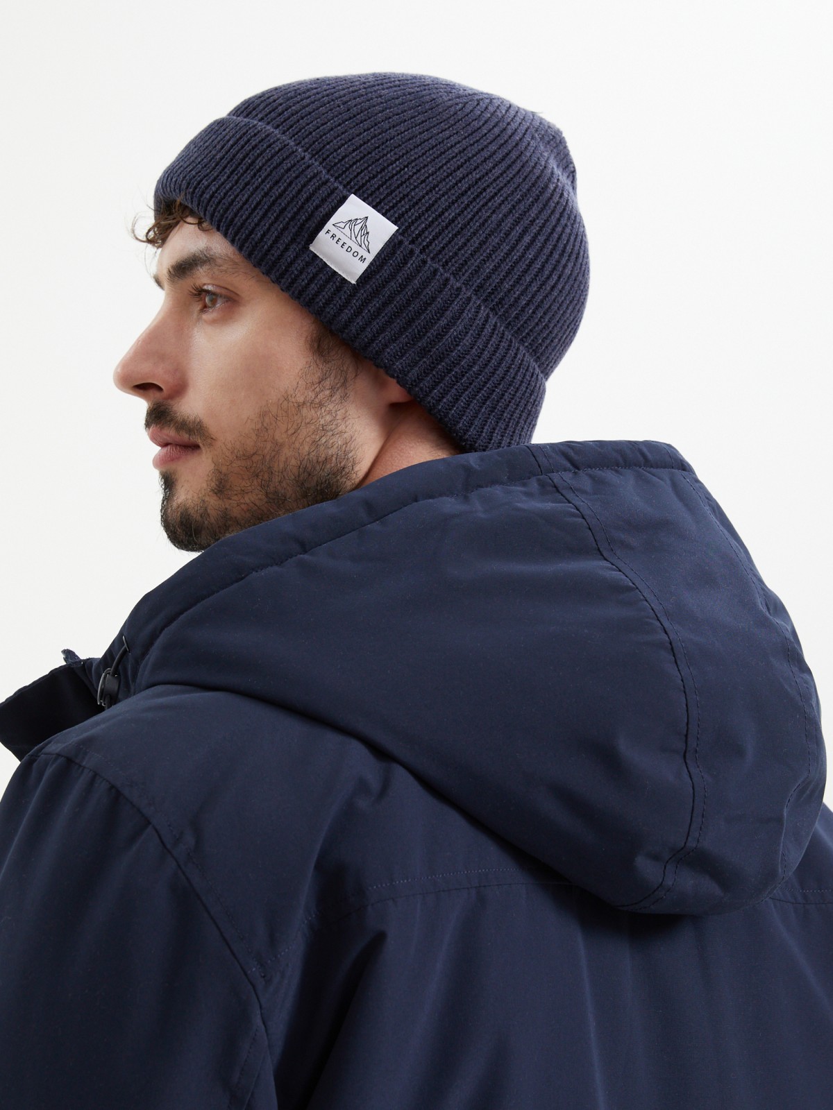 Вязаная шапка-бини