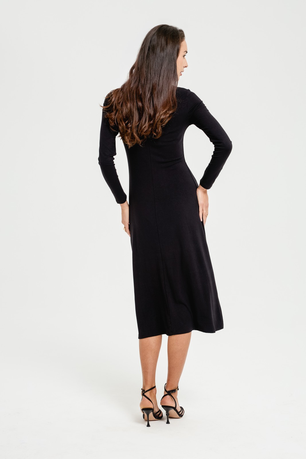 Платье миди с длинным рукавом