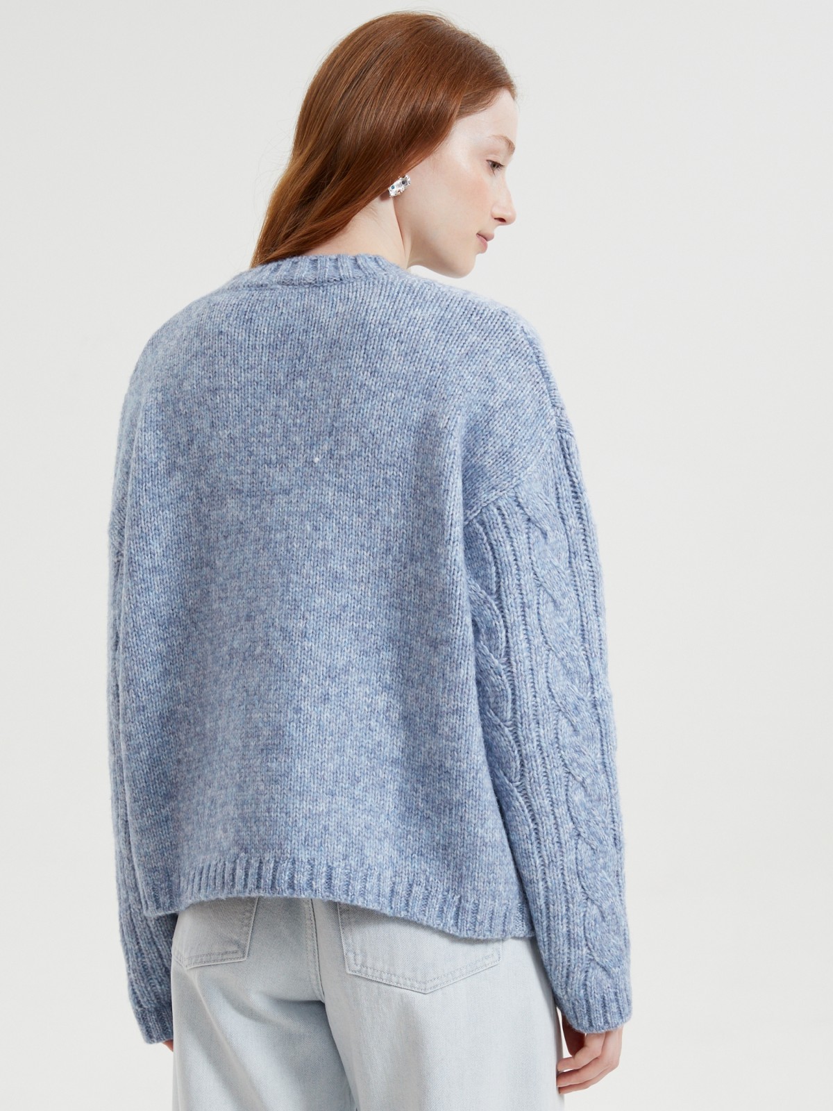 Вязаный джемпер с узором косы