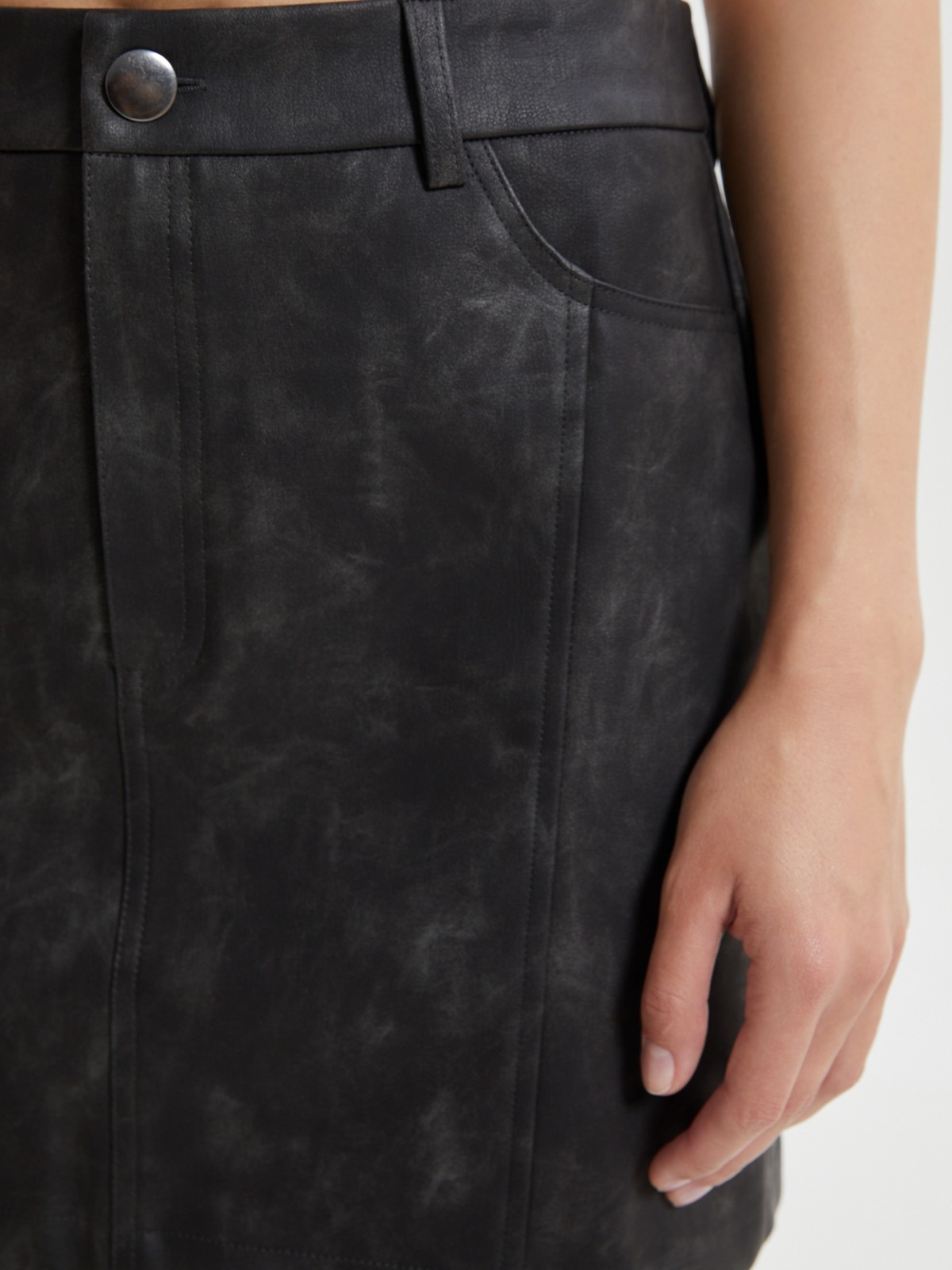 Юбка длины мини из экокожи