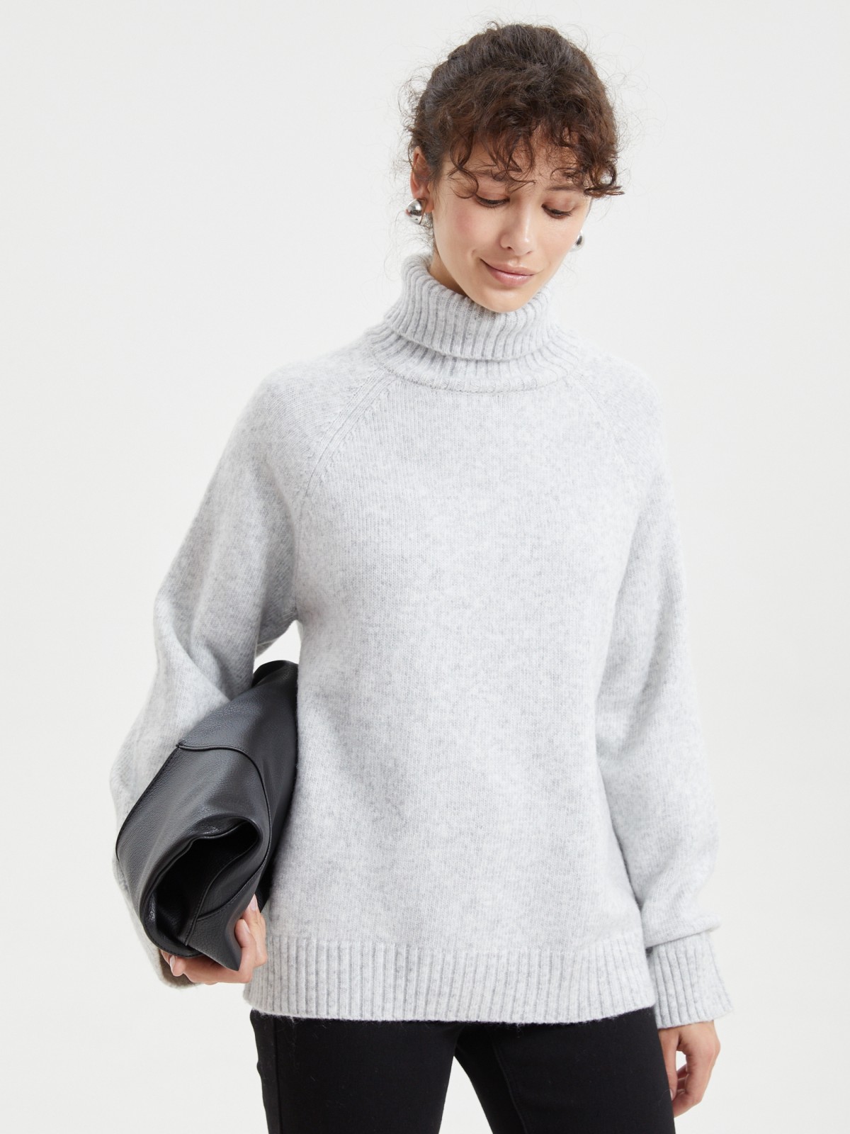 Вязаный свитер с шерстью