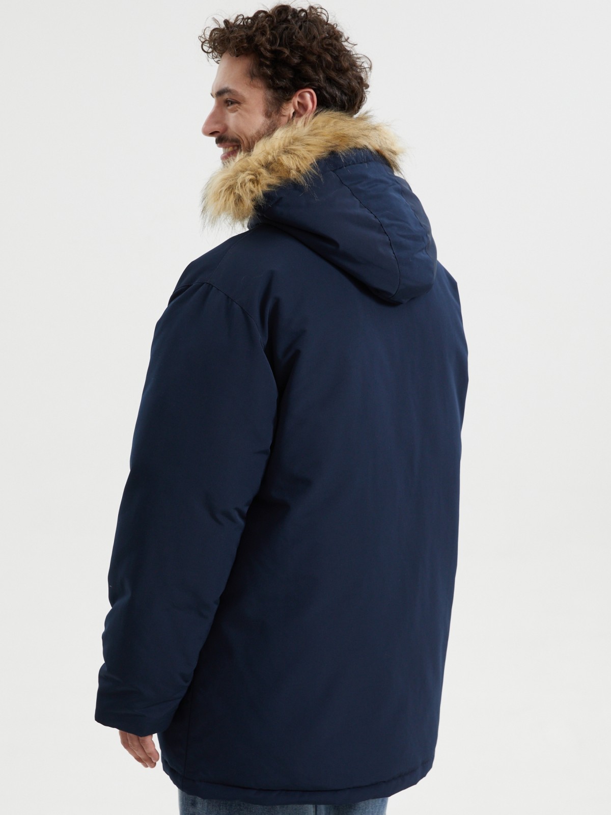 Тёплая куртка на молнии с капюшоном