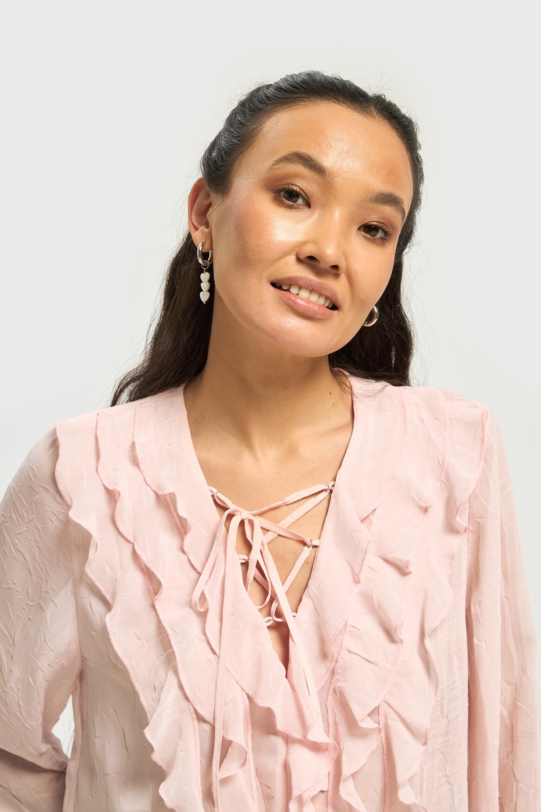 Шифоновая блузка с воланами