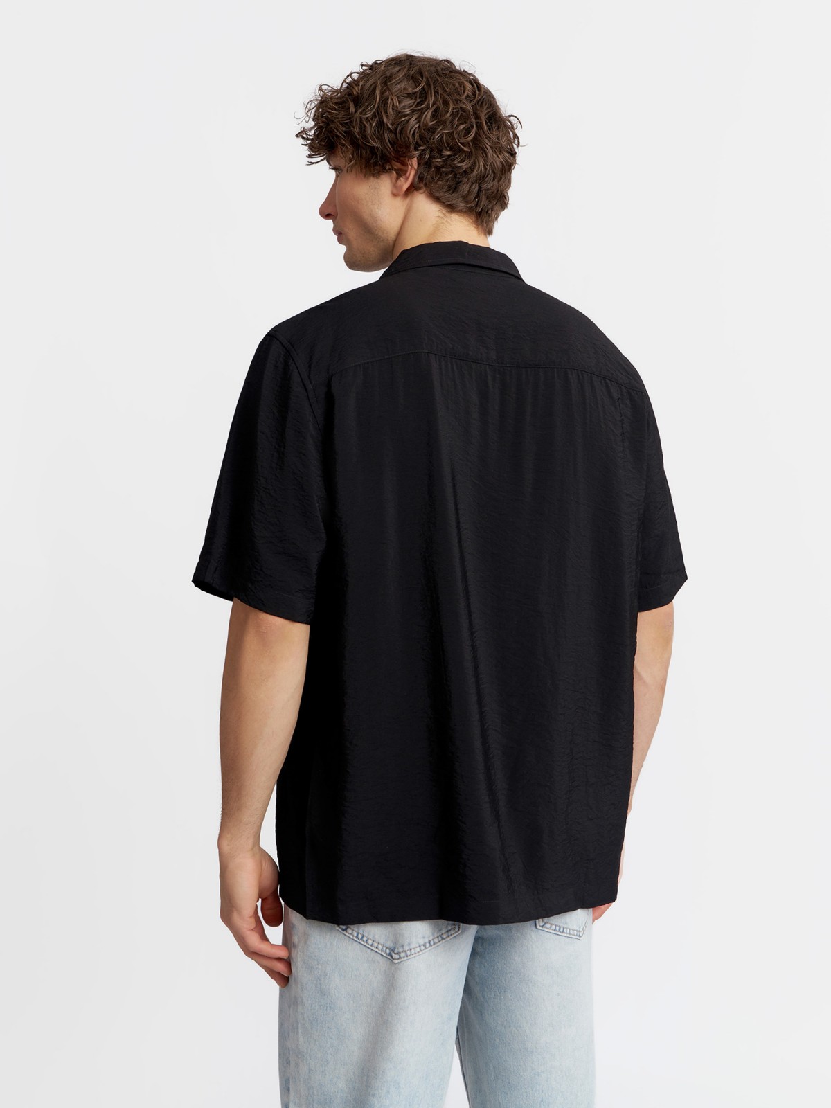 Рубашка из вискозы с коротким рукавом