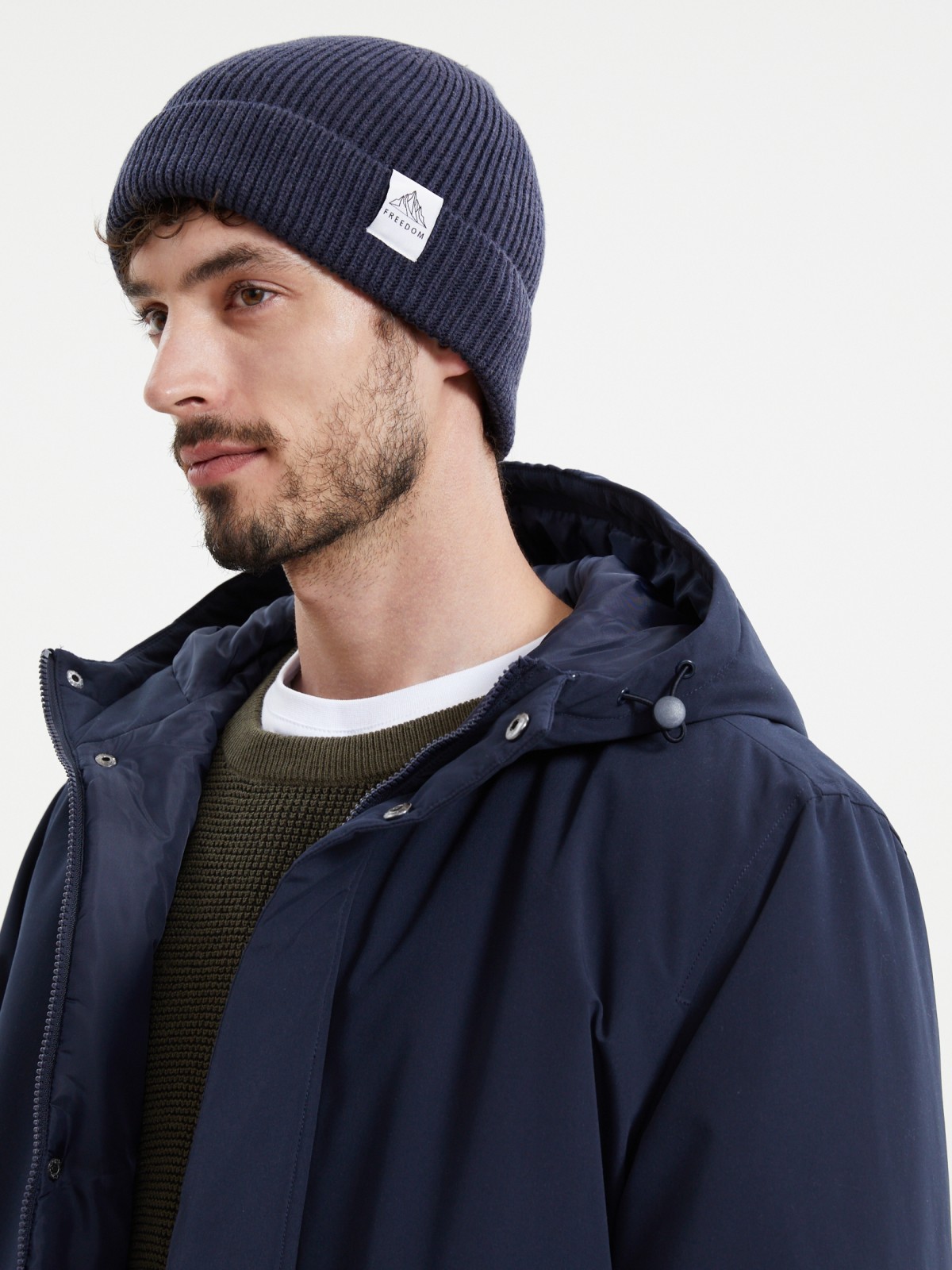 Вязаная шапка-бини