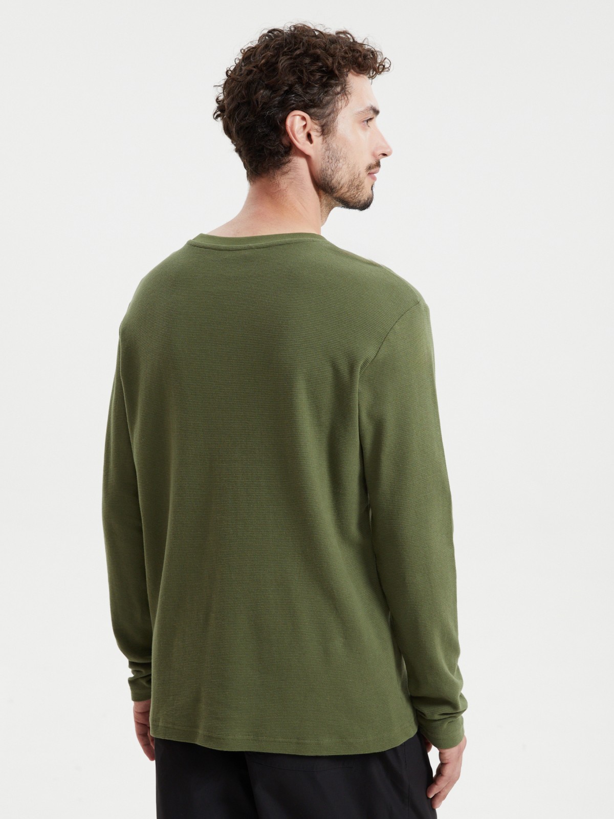 Однотонный лонгслив с длинным рукавом