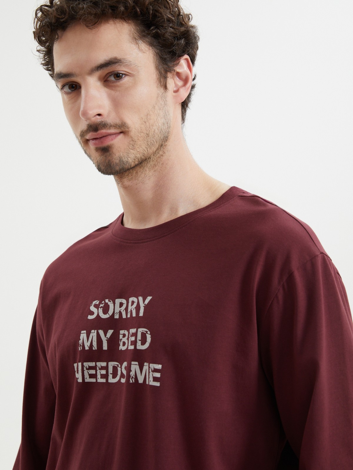 Тонкий трикотажный лонгслив с принтом