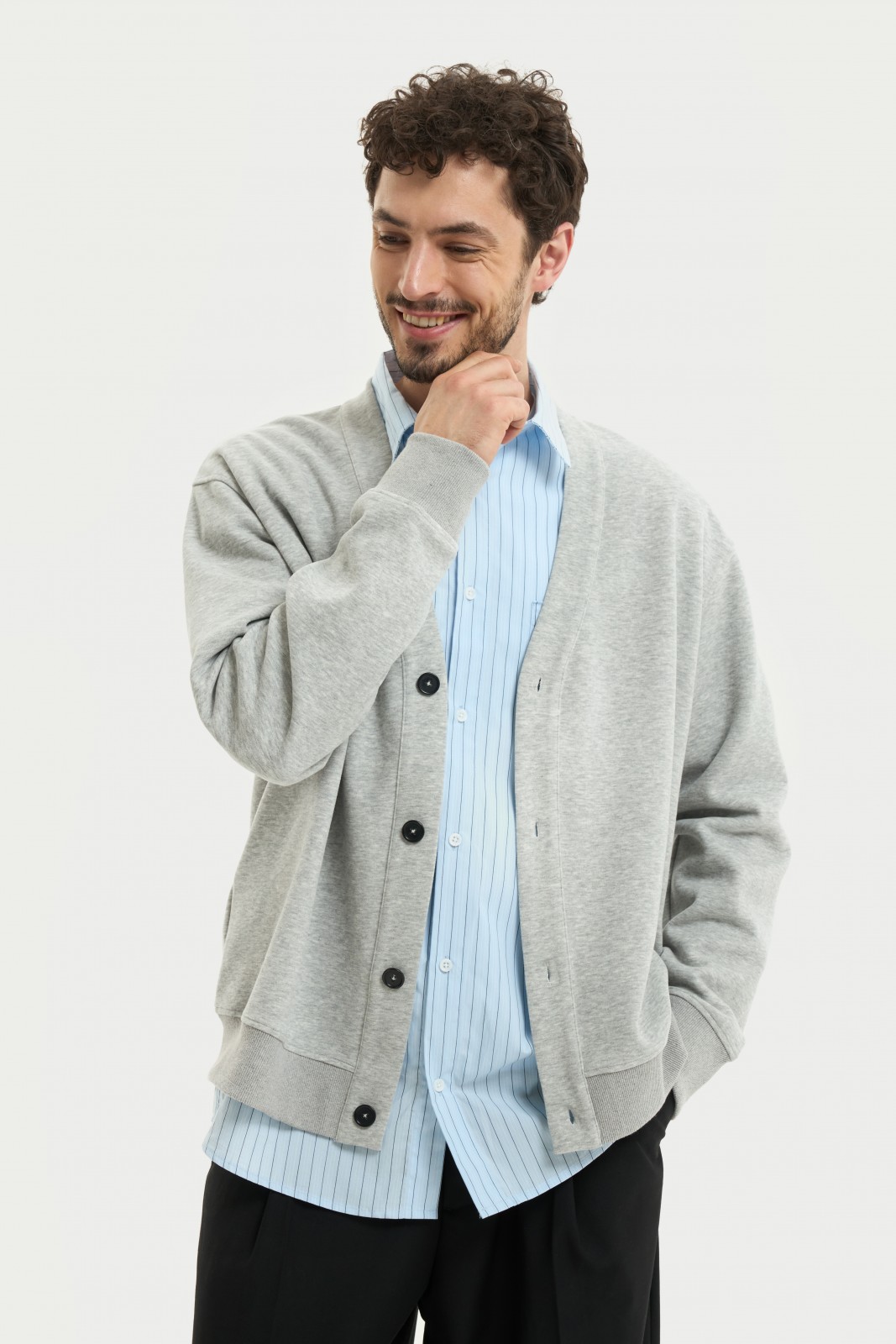 Трикотажный кардиган на пуговицах