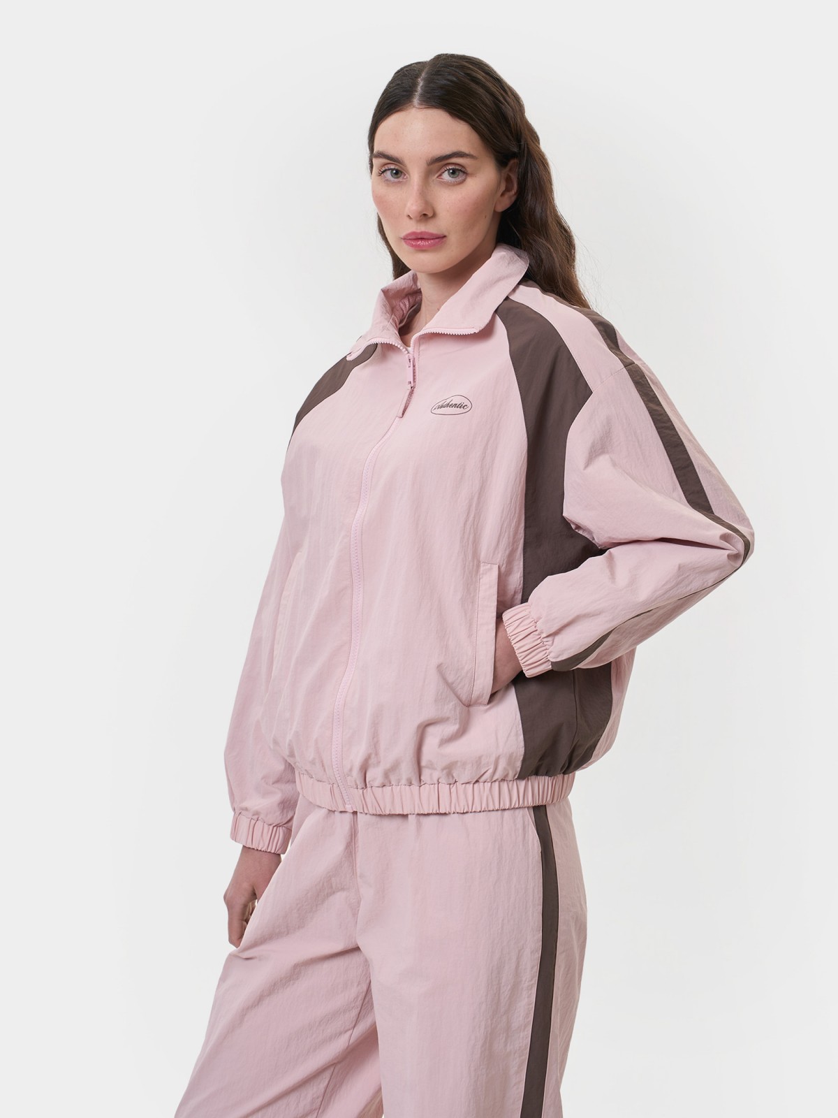 Куртка-ветровка