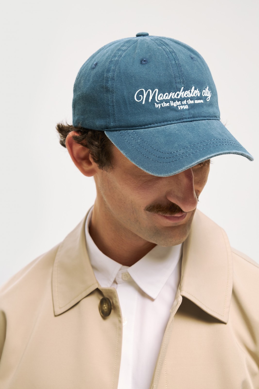 Бейсболка из хлопка с полукруглым козырьком