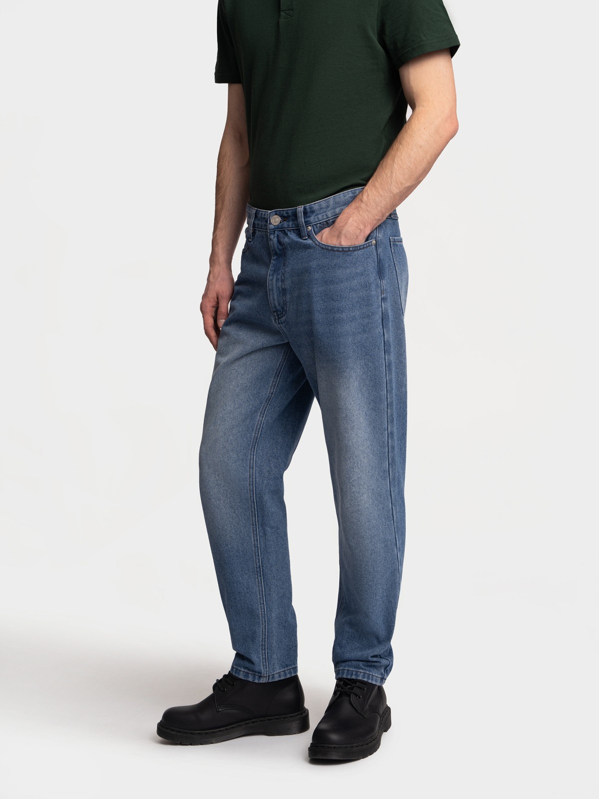 Джинсы фасона Tapered