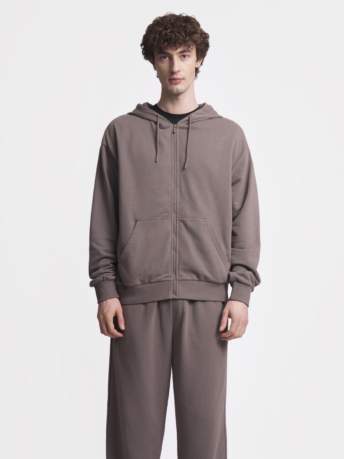 Толстовка на молнии с капюшоном