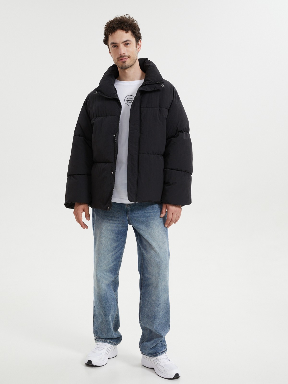 Тёплая куртка с высоким горлом