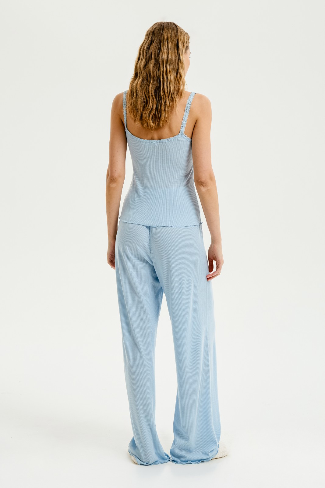 Майка-топ на бретельках