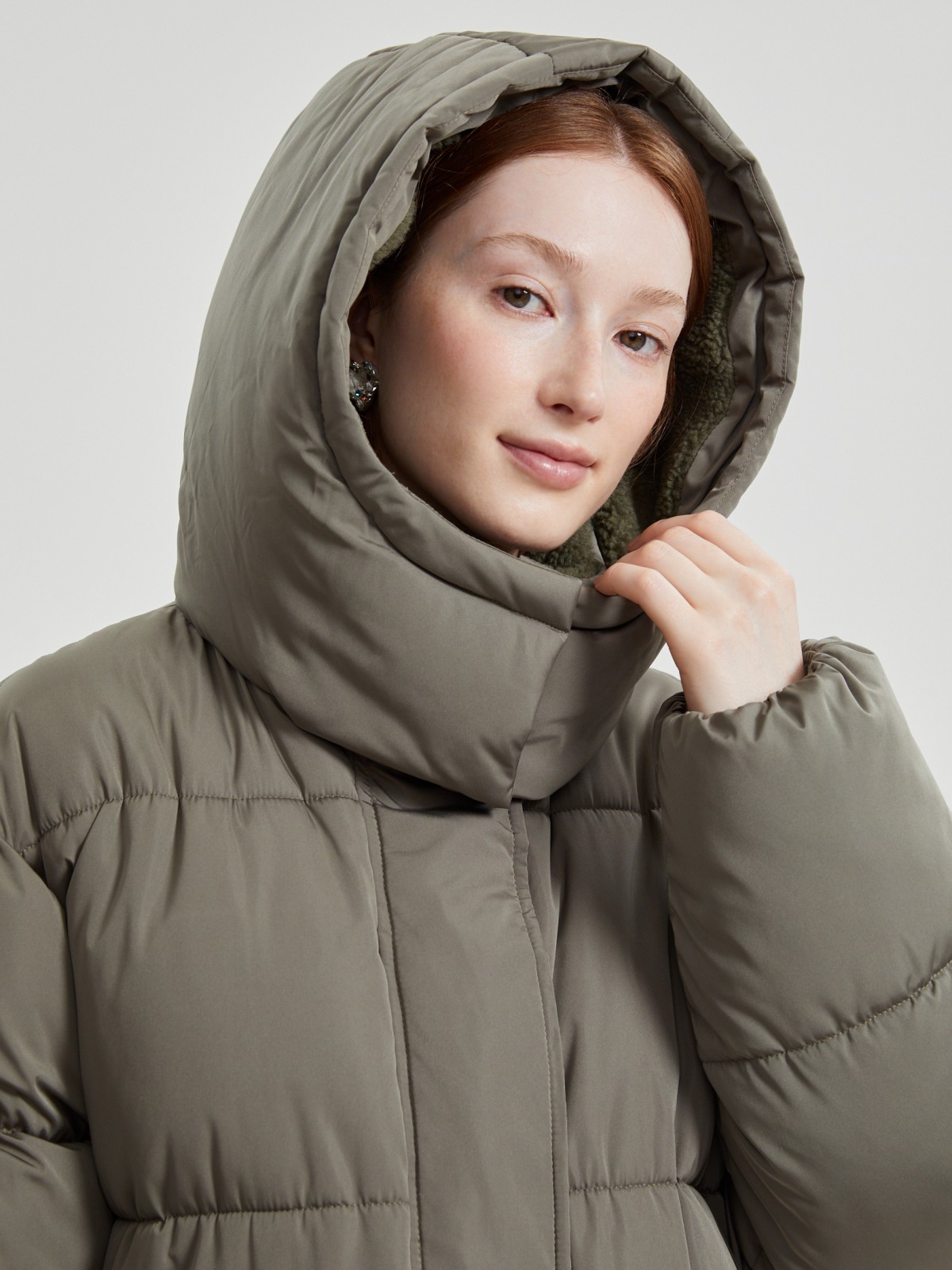 Тёплая куртка с капюшоном