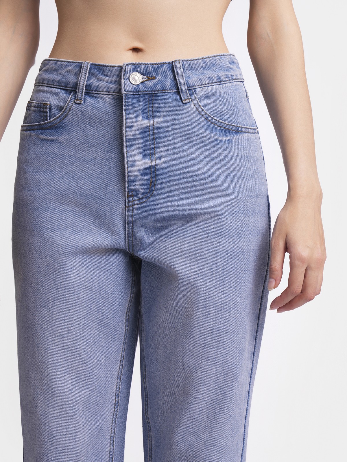 Джинсы силуэта Mom Fit с высокой посадкой
