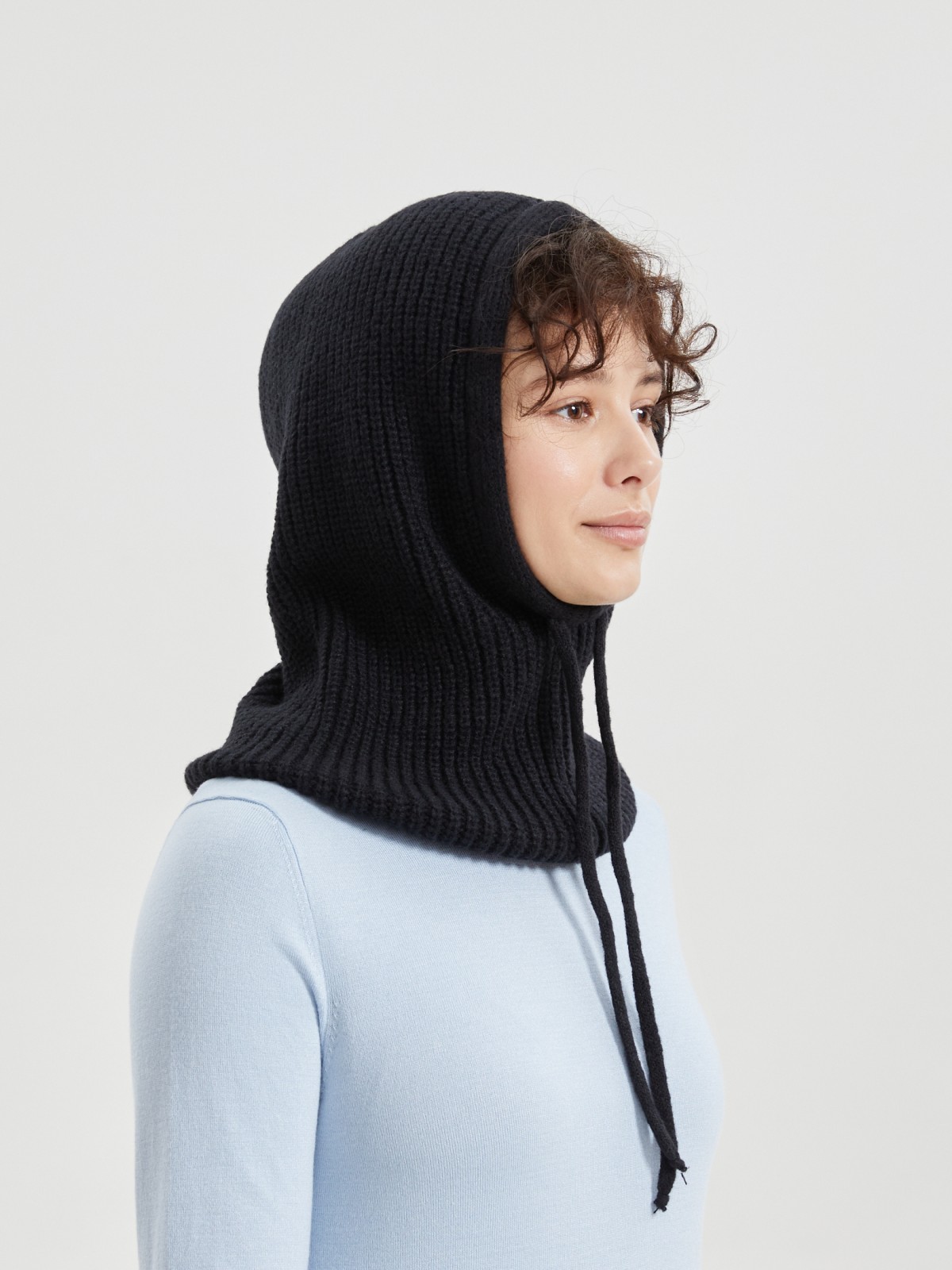 Вязаный капор