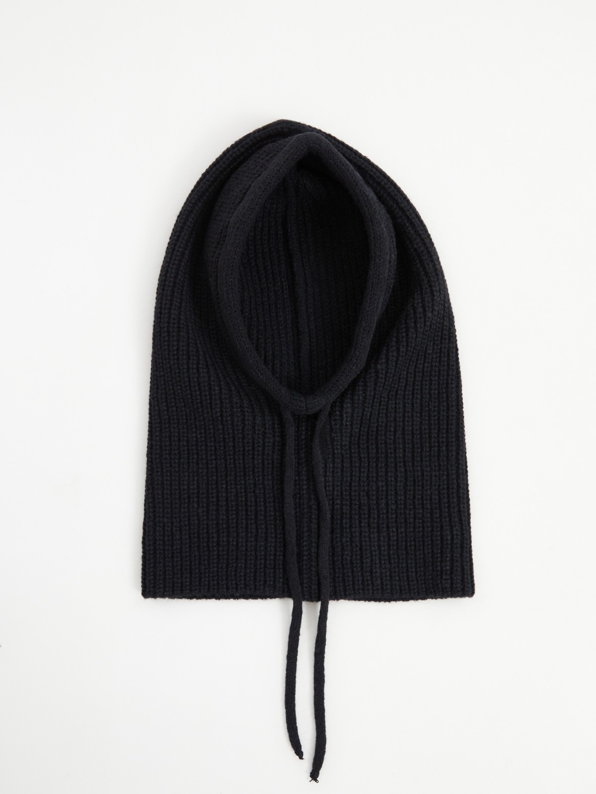 Вязаный капор