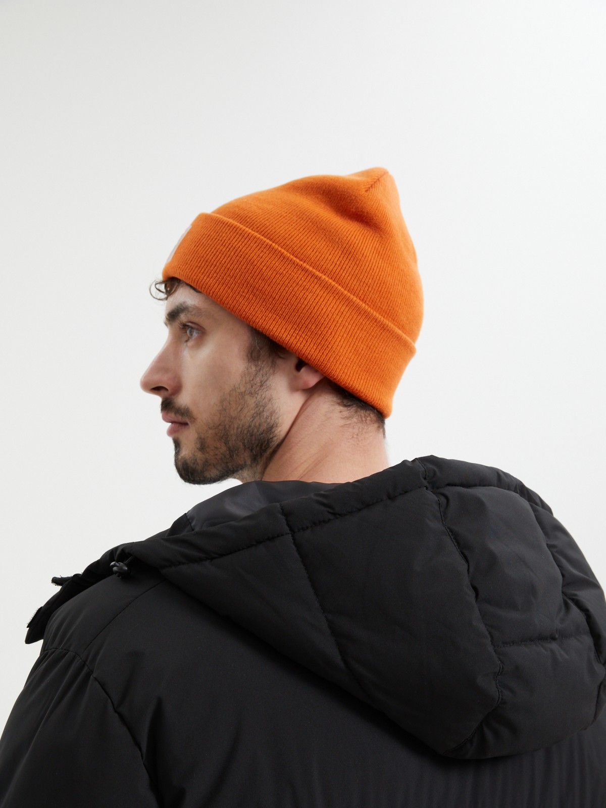 Трикотажная шапка-бини с отворотом