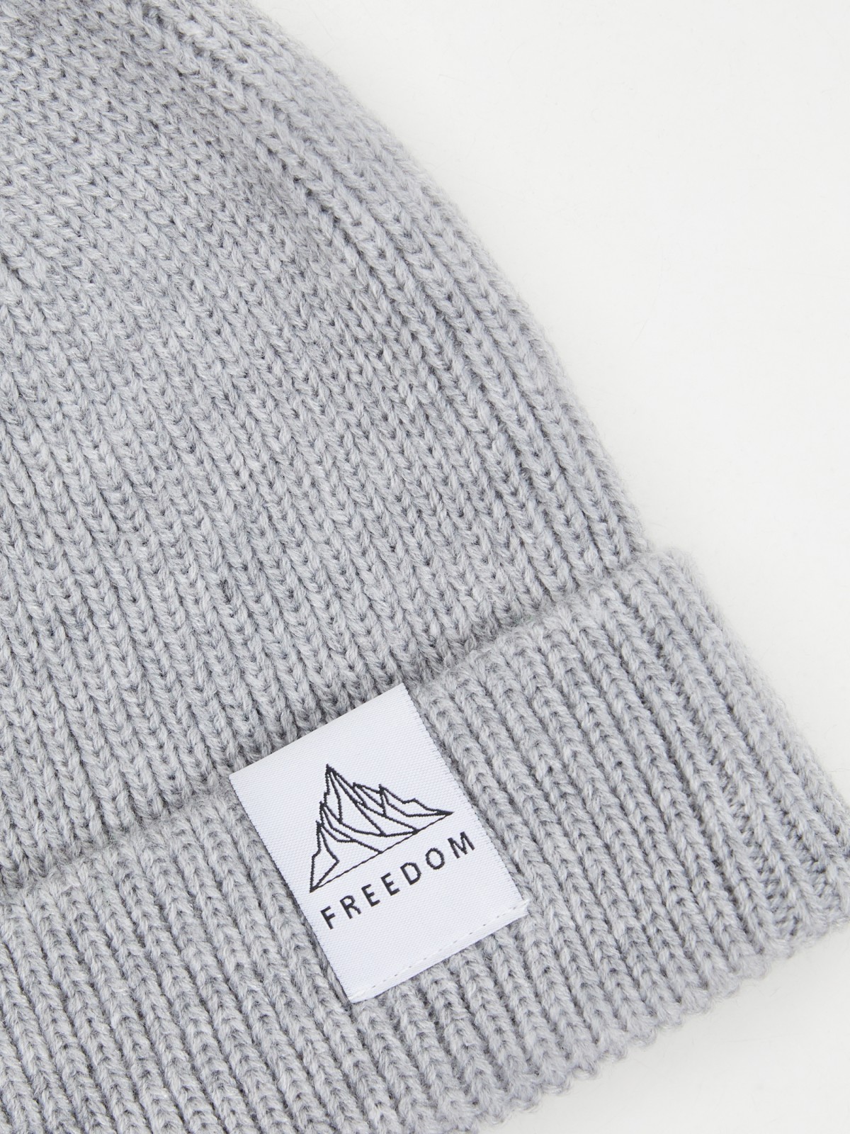 Вязаная шапка-бини