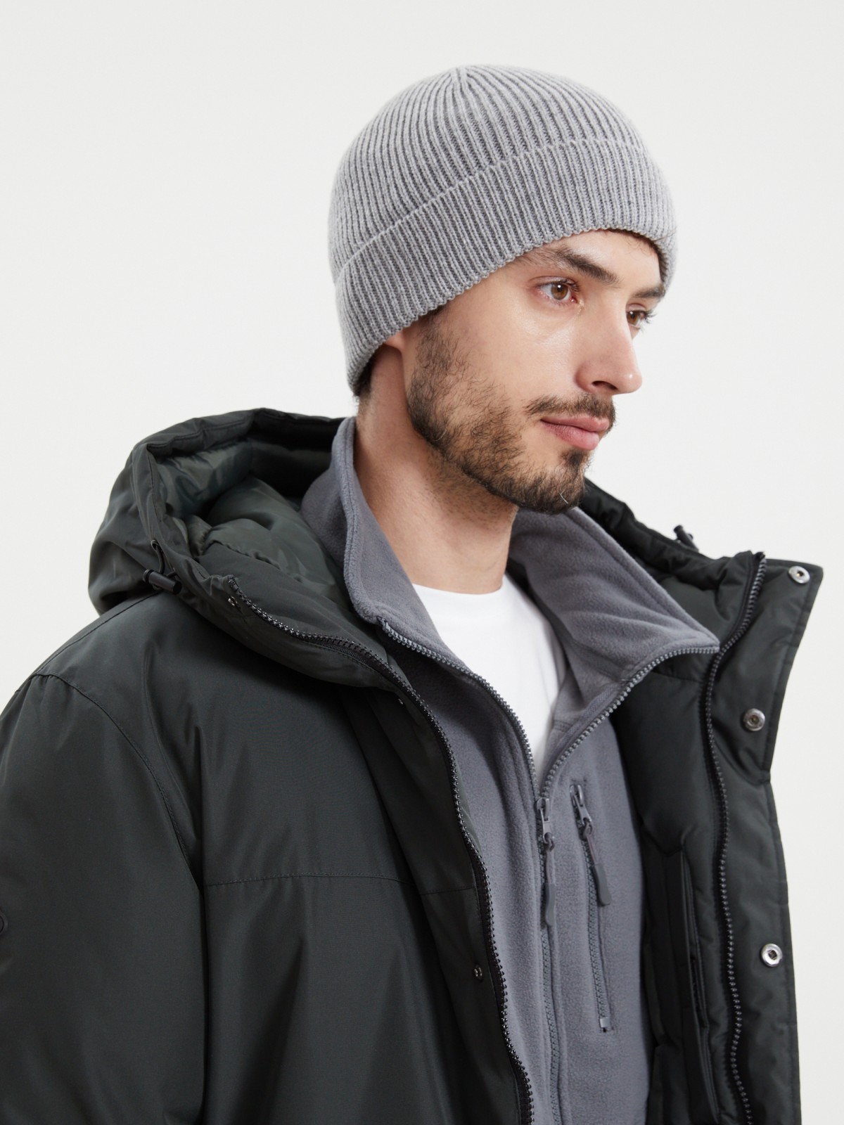 Вязаная шапка-бини