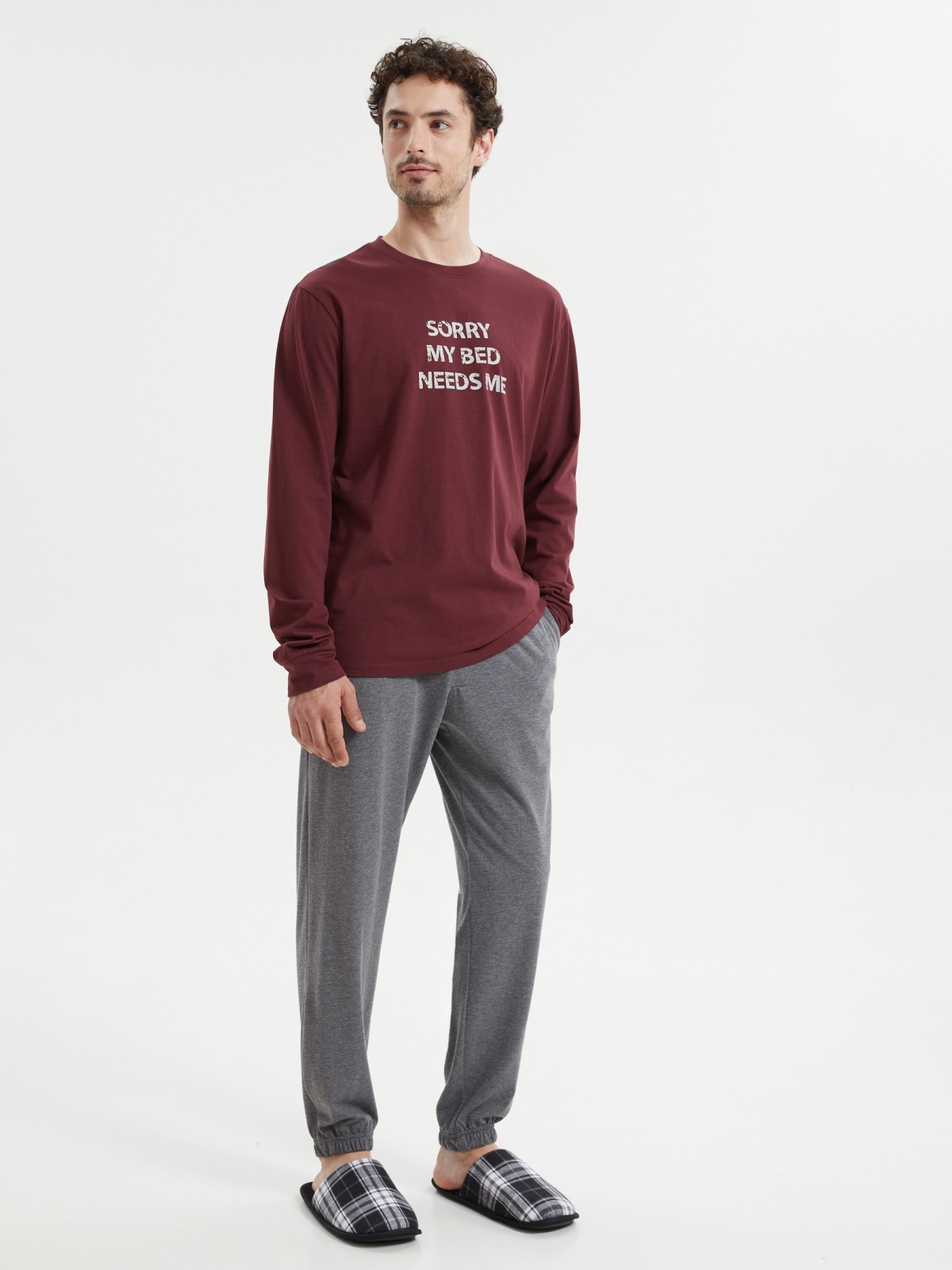 Тонкий трикотажный лонгслив с принтом