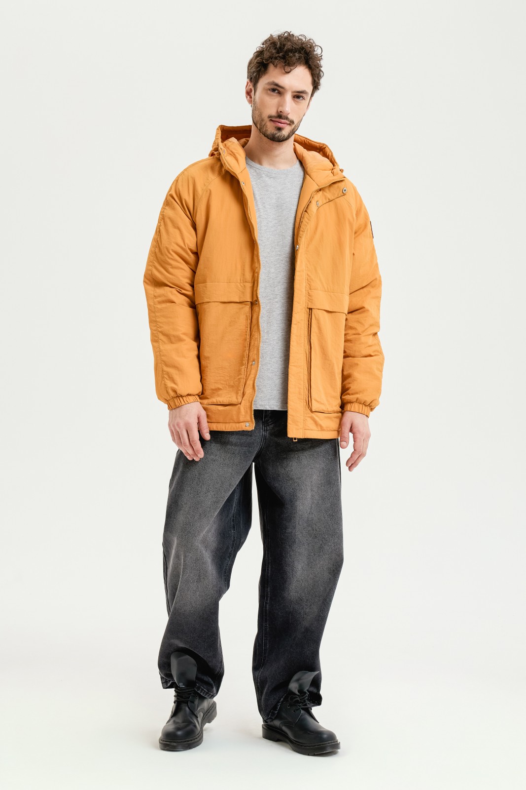 Куртка с капюшоном и утеплителем