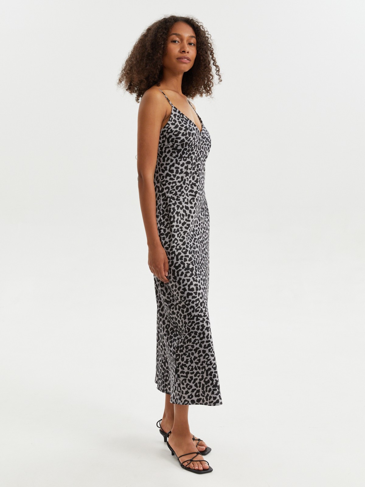 Леопардовое платье-комбинация на бретельках