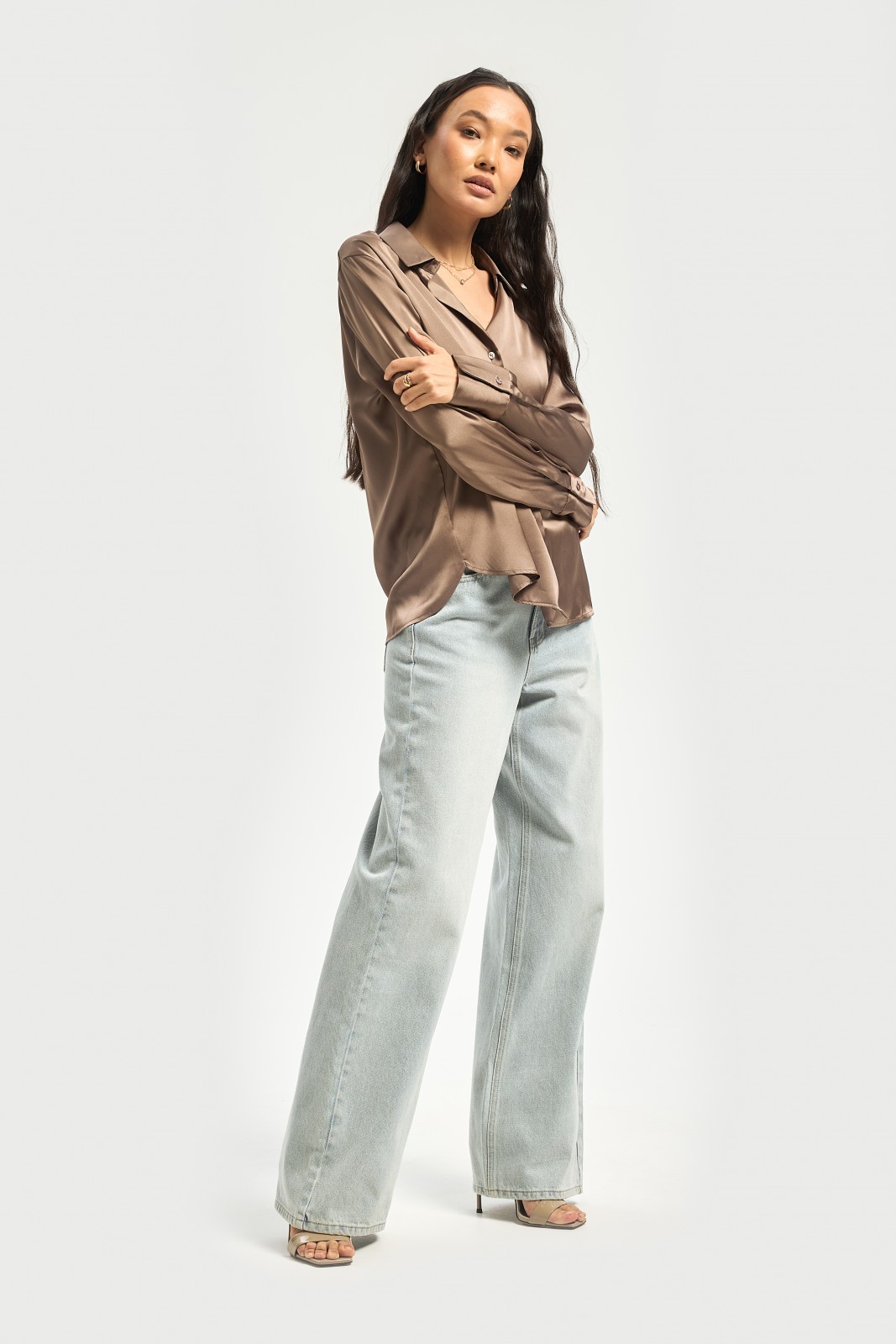 Джинсы силуэта Wide со средней посадкой