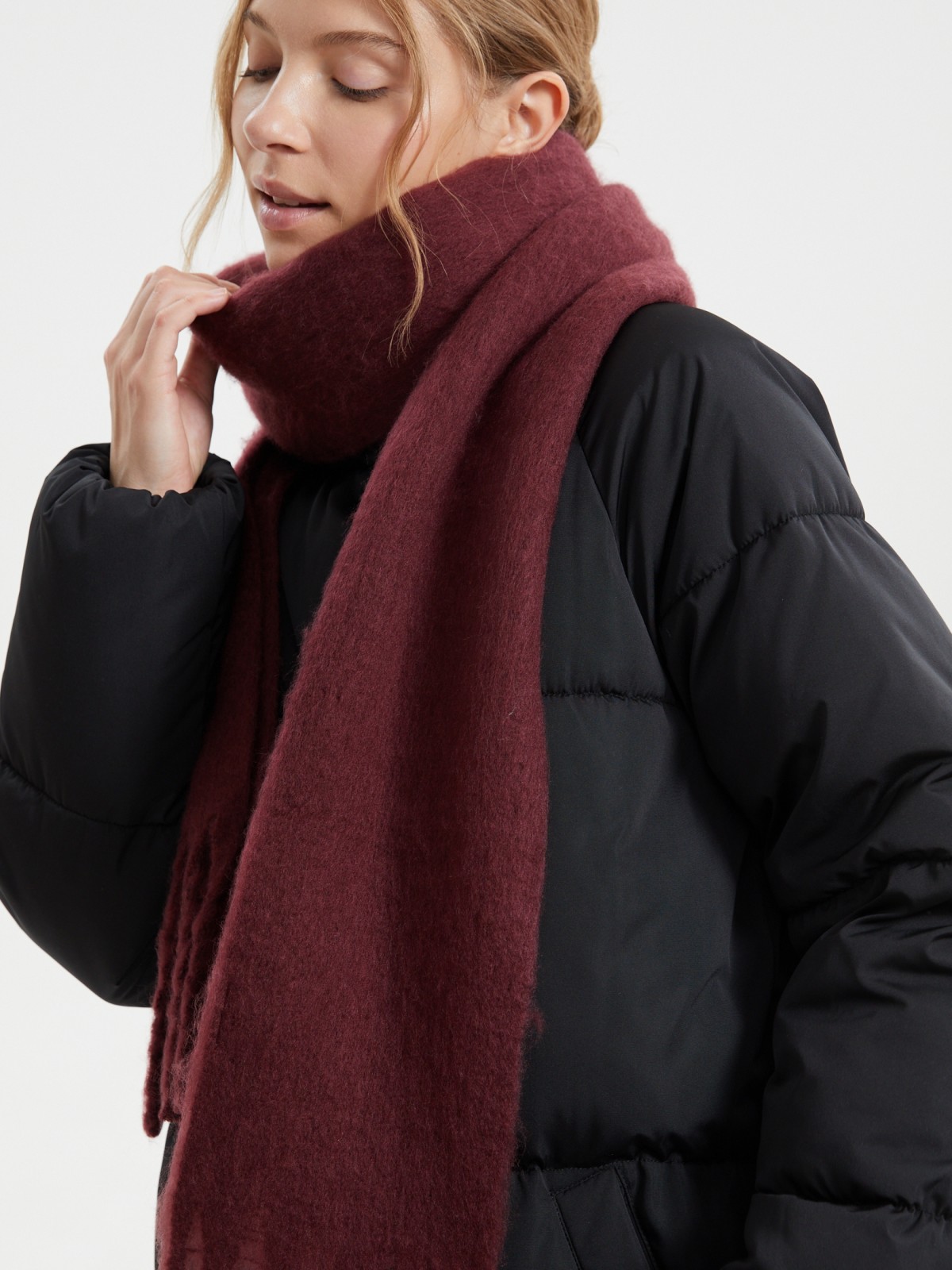 Тёплый шарф с длинной бахромой