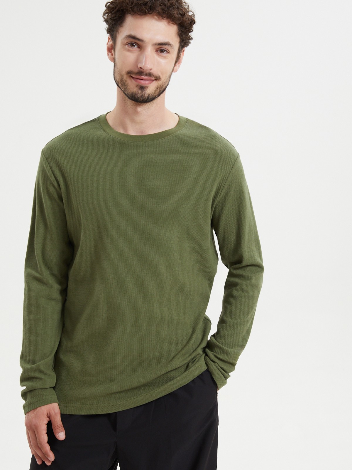 Однотонный лонгслив с длинным рукавом