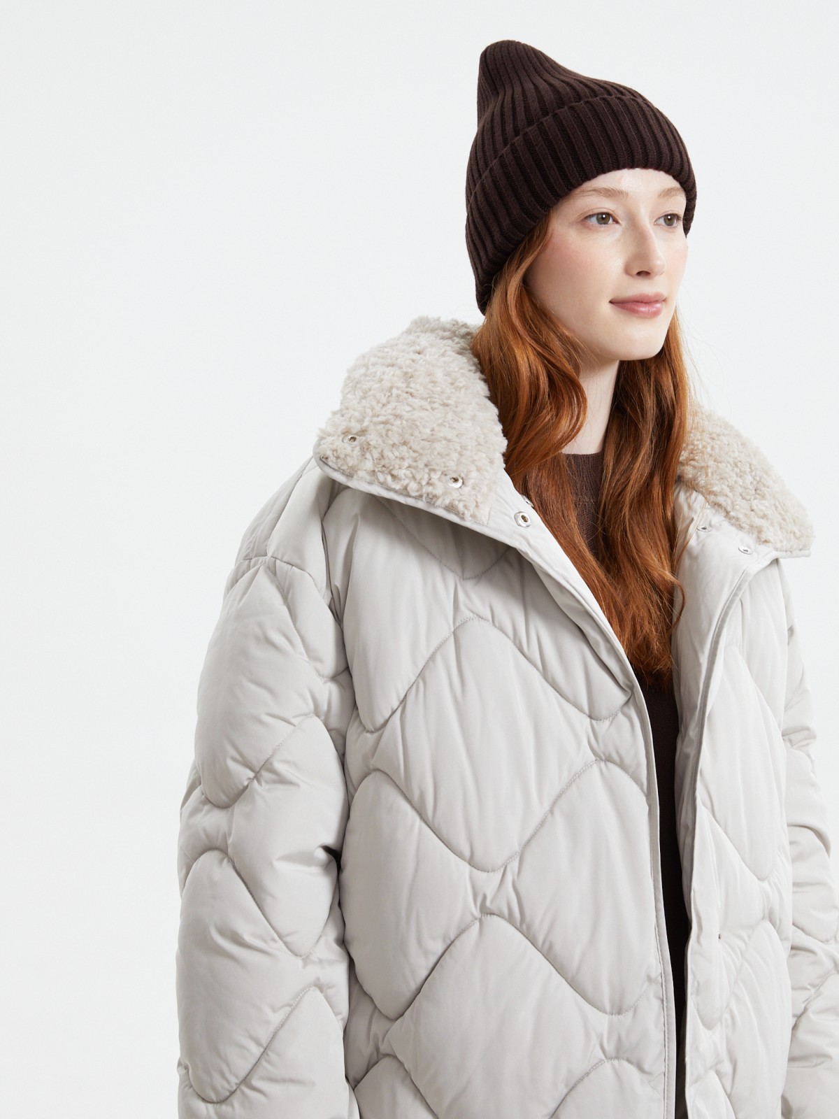 Вязаная шапка-бини с отворотом