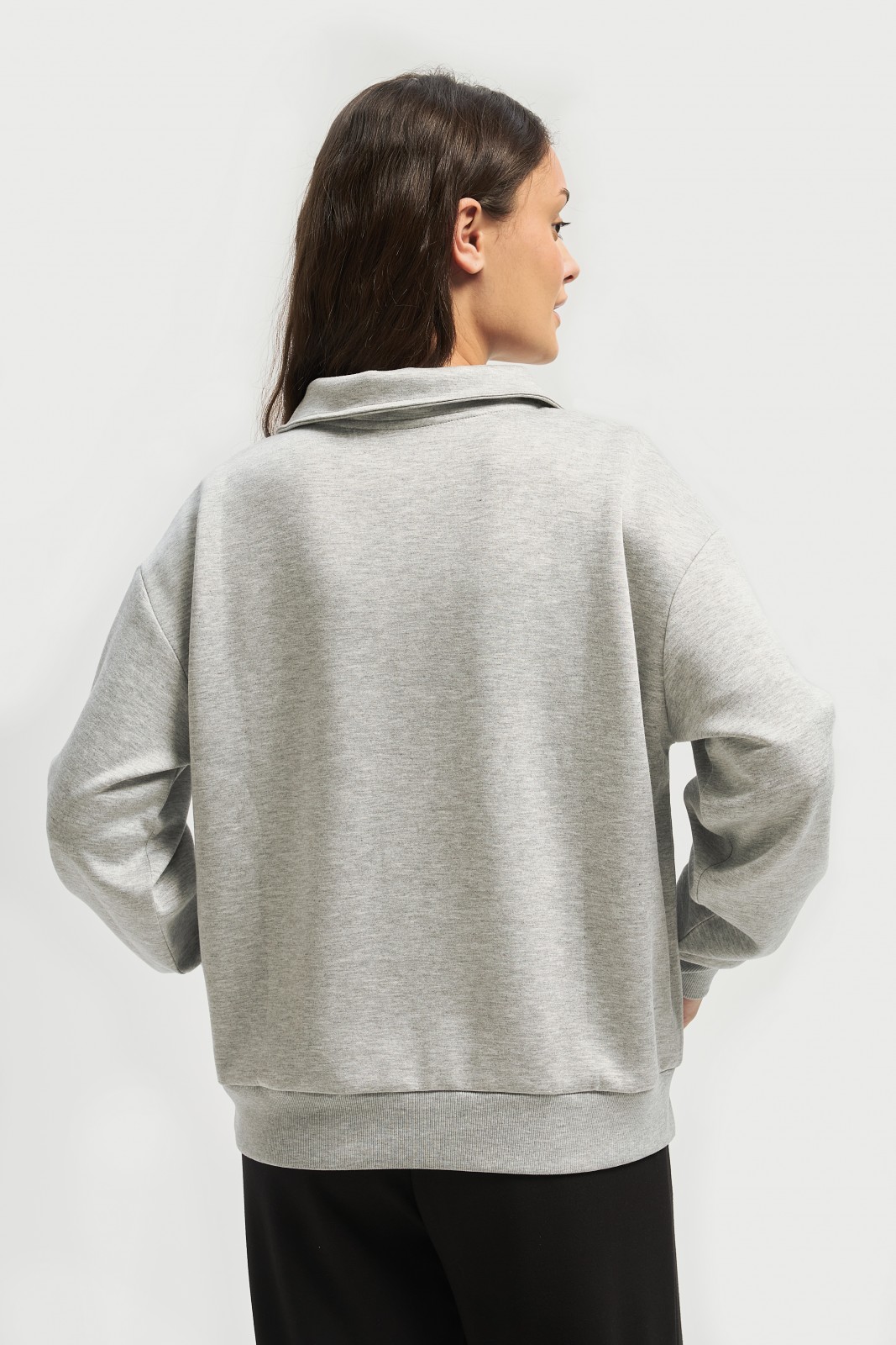 Свитшот с воротником-стойкой на молнии