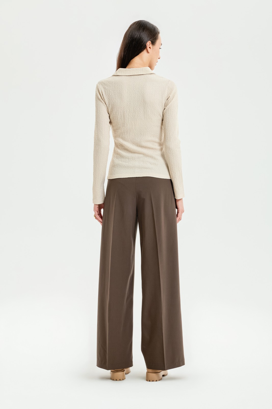 Прилегающая рубашка с отложным воротником