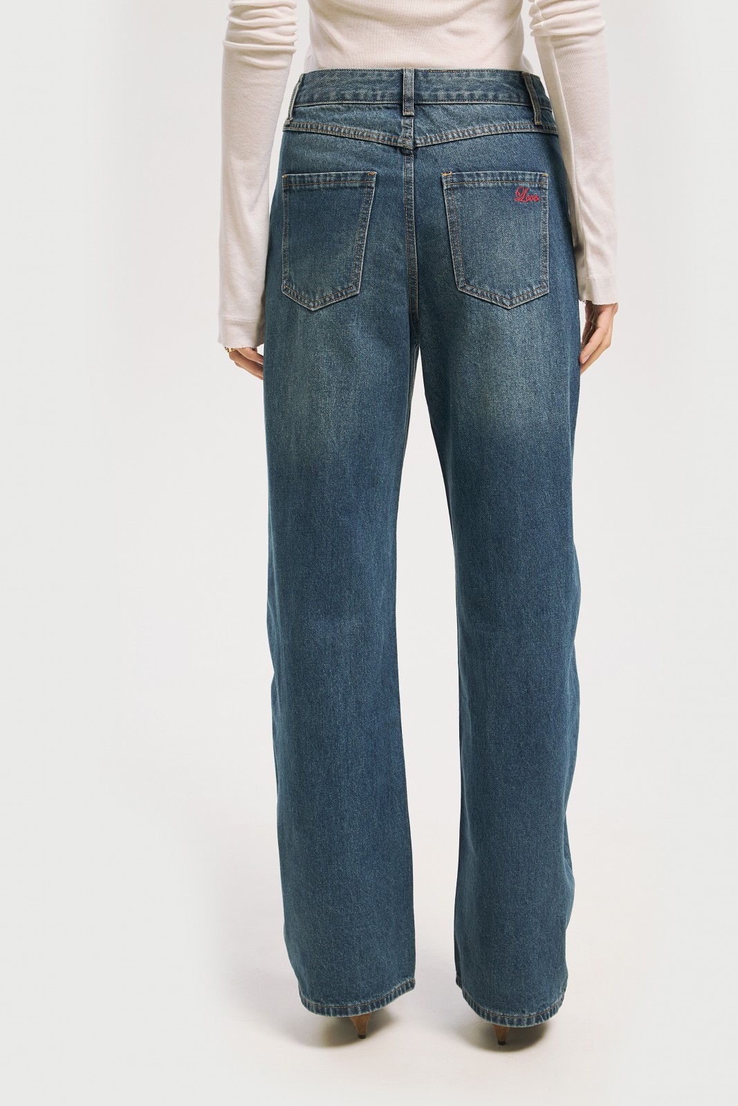 Джинсы силуэта Wide со средней посадкой